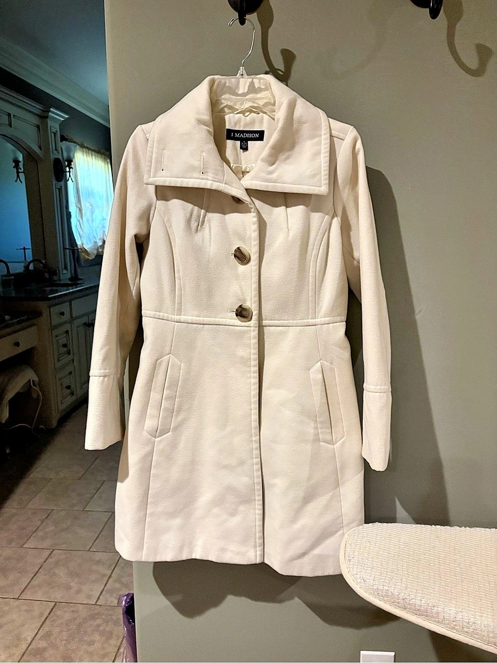 1 Madison Women's Cream Trench Coat Size Medium Like New